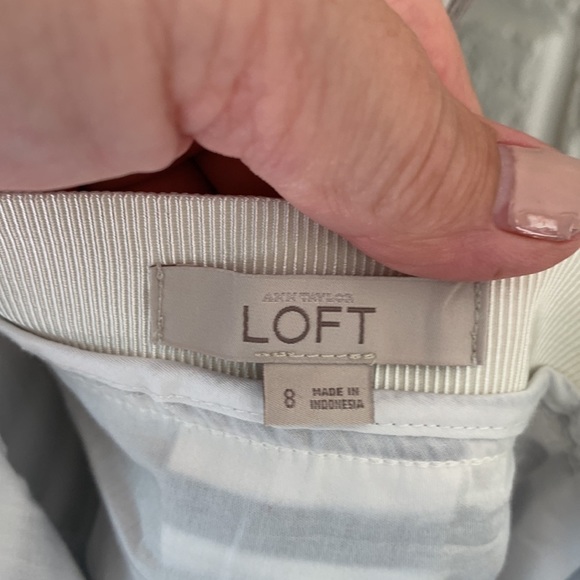 ANN Taylor Loft Navy Blue and White Stripe A-Line Pleated Skirt Size 8 - Picture 7 of 8